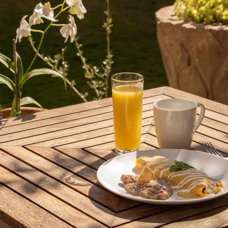 Breakfast served in the courtyard